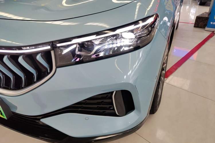 Used VOYAH FREE 2021 Four-Wheel Drive Standard Range-Extended Exclusive Luxury Package Left Front Headlight
