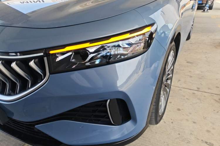 Used VOYAH FREE 2021 Four-Wheel Drive Standard Range-Extended Exclusive Luxury Package Left Front Headlight