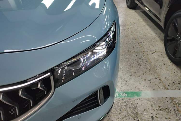 Used VOYAH FREE 2021 Four-Wheel Drive Extended-Range First Edition Commemorative Edition Exclusive Luxury Package Left Front Headlight