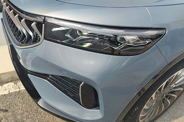 Used VOYAH FREE 2021 Four-Wheel Drive All-Electric First Edition Commemorative Edition Exclusive Luxury Package Left Front Headlight