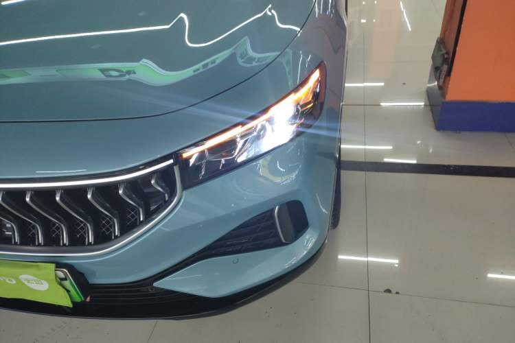 Used VOYAH FREE 2021 Four-Wheel Drive Extended-Range First Edition Commemorative Edition Exclusive Luxury Package Left Front Headlight
