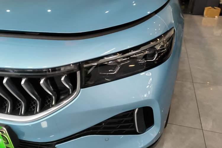 Used VOYAH FREE 2021 Four-Wheel Drive Standard Range-Extended Exclusive Luxury Package Left Front Headlight