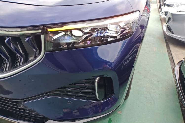 Used VOYAH FREE 2021 Four-Wheel Drive Extended-Range First Edition Commemorative Edition Exclusive Luxury Package Left Front Headlight