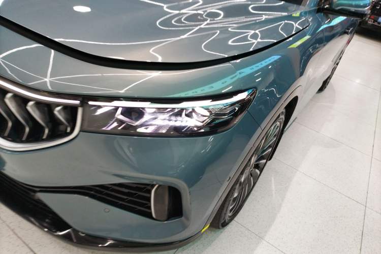 Used VOYAH FREE 2021 Four-Wheel Drive Standard Range-Extended Exclusive Luxury Package Left Front Headlight