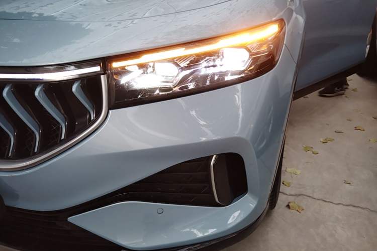 Used VOYAH FREE 2021 Four-Wheel Drive Standard Range-Extended Exclusive Luxury Package Left Front Headlight