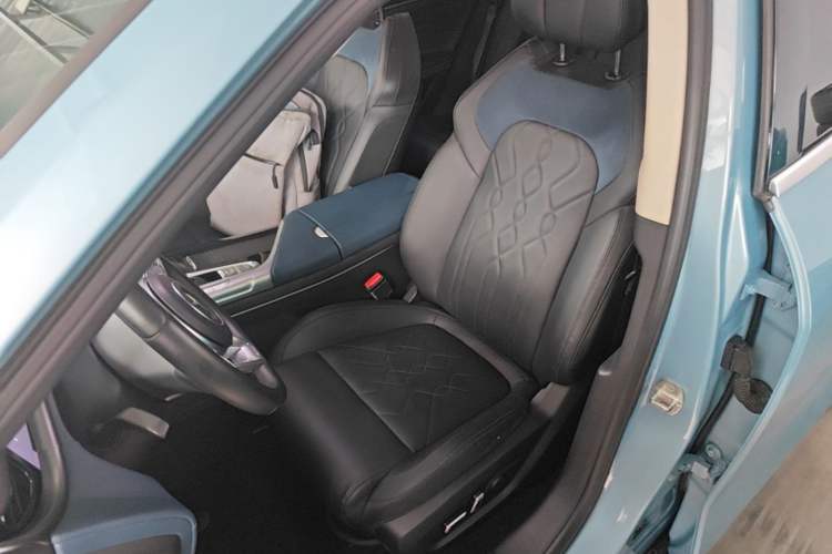 Used VOYAH FREE 2021 Two-Wheel Drive Standard Pure Electric City Edition Left Front Seat
