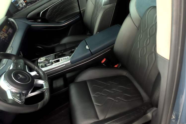Used VOYAH FREE 2021 Four-Wheel Drive Standard Range-Extended Exclusive Luxury Package Left Front Seat