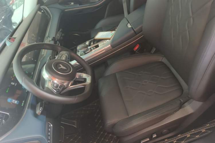 Used VOYAH FREE 2021 Four-Wheel Drive Standard All-Electric Exclusive Luxury Package Left Front Seat