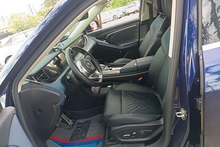 Used VOYAH FREE 2021 Four-Wheel Drive Standard Range-Extended Exclusive Luxury Package Left Front Seat