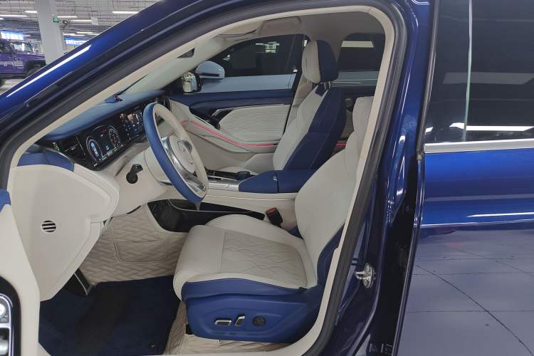 Used VOYAH FREE 2021 Four-Wheel Drive Standard Range-Extended Exclusive Luxury Package Left Front Seat