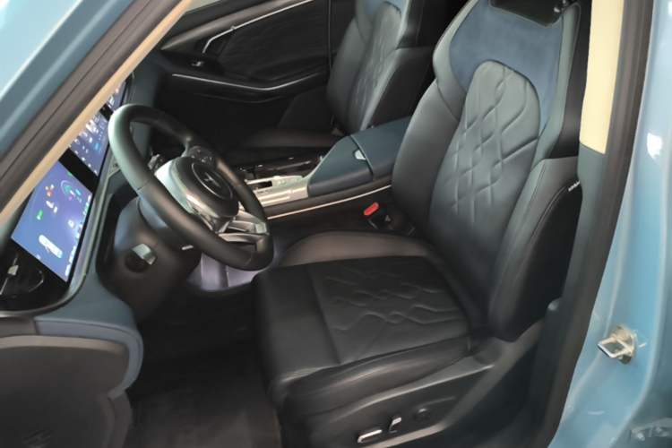 Used VOYAH FREE 2021 Four-Wheel Drive Standard Range-Extended Exclusive Luxury Package Left Front Seat
