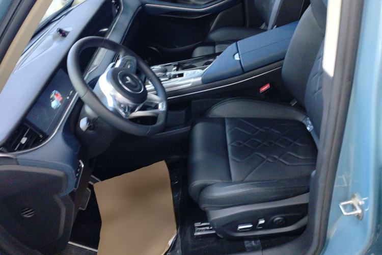 Used VOYAH FREE 2021 Two-Wheel Drive Standard Pure Electric City Edition Left Front Seat