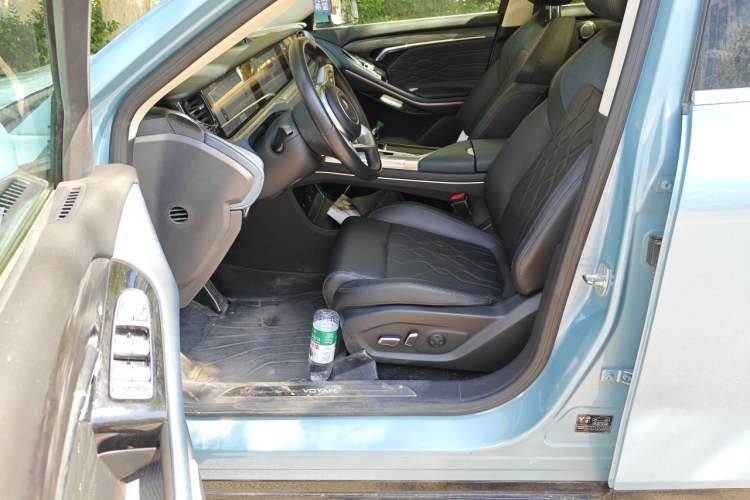 Used VOYAH FREE 2021 Four-Wheel Drive Standard Range-Extended Exclusive Luxury Package Left Front Seat