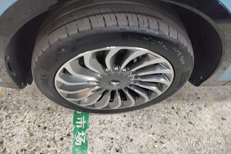 Used VOYAH FREE 2021 Four-Wheel Drive Extended-Range First Edition Commemorative Edition Exclusive Luxury Package Left Front Wheel Hub