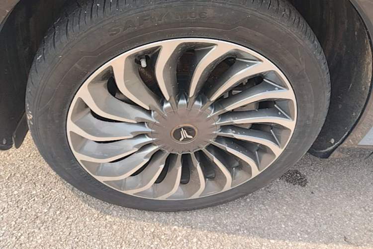 Used VOYAH FREE 2021 Four-Wheel Drive All-Electric First Edition Commemorative Edition Exclusive Luxury Package Left Front Wheel Hub