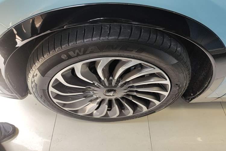 Used VOYAH FREE 2021 Four-Wheel Drive Standard Range-Extended Version Left Front Wheel Hub