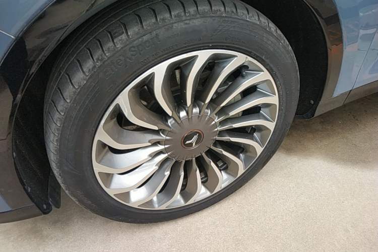 Used VOYAH FREE 2021 Four-Wheel Drive All-Electric First Edition Commemorative Edition Exclusive Luxury Package Left Front Wheel Hub