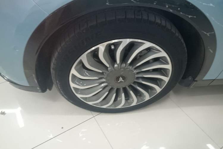 Used VOYAH FREE 2021 Four-Wheel Drive Standard Range-Extended Exclusive Luxury Package Left Front Wheel Hub