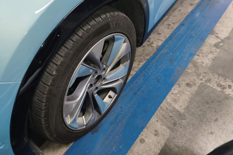 Used VOYAH FREE 2021 Four-Wheel Drive Extended-Range First Edition Commemorative Edition Exclusive Luxury Package Left Front Wheel Hub