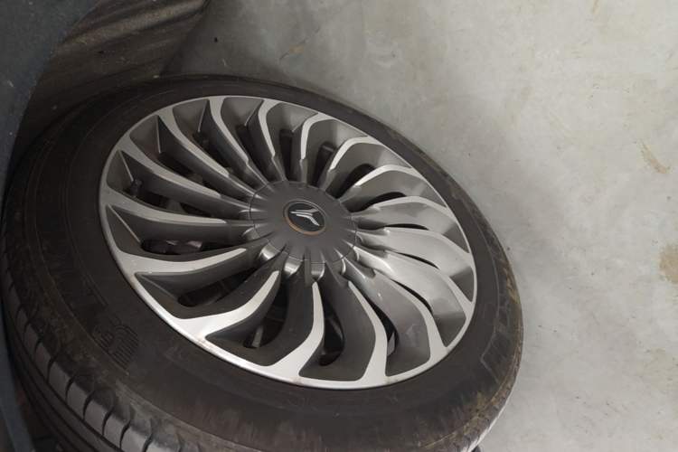 Used VOYAH FREE 2021 Two-Wheel Drive Standard Pure Electric City Edition Left Front Wheel Hub