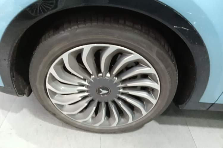 Used VOYAH FREE 2021 Two-Wheel Drive Standard Pure Electric City Edition Left Front Wheel Hub