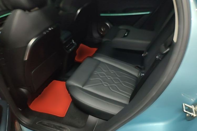 Used VOYAH FREE 2021 Four-Wheel Drive Extended-Range First Edition Commemorative Edition Exclusive Luxury Package Left Rear Seat