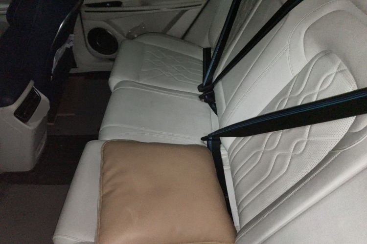 Used VOYAH FREE 2021 Four-Wheel Drive Standard Range-Extended Exclusive Luxury Package Left Rear Seat