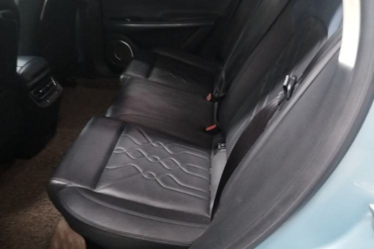 Used VOYAH FREE 2021 Four-Wheel Drive Standard Range-Extended Exclusive Luxury Package Left Rear Seat