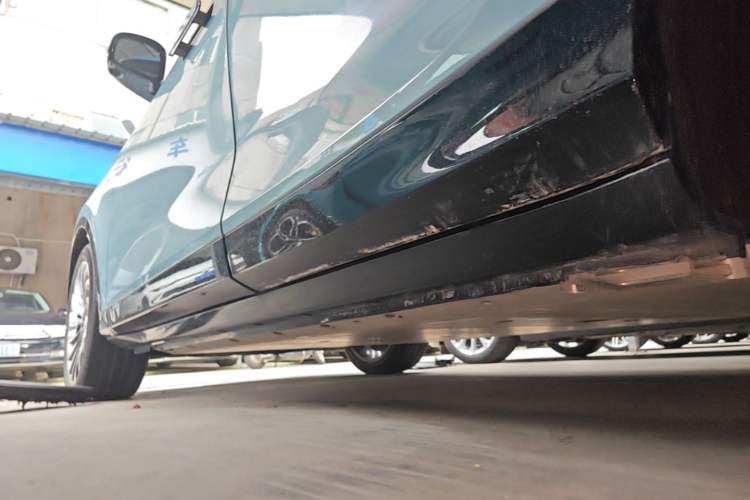 Used VOYAH FREE 2021 Two-Wheel Drive Standard Pure Electric City Edition Left Side Sill