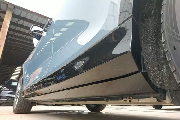 Used VOYAH FREE 2021 Four-Wheel Drive All-Electric First Edition Commemorative Edition Exclusive Luxury Package Left Side Sill