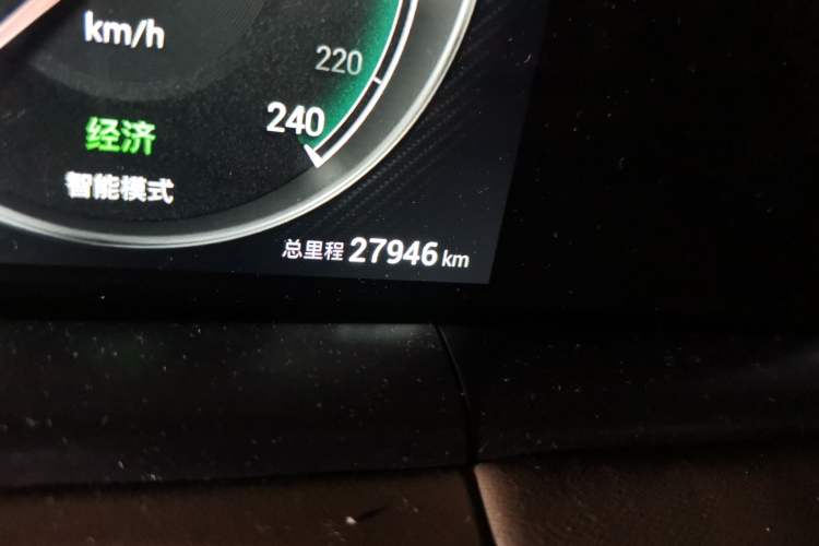 Used VOYAH FREE 2021 Four-Wheel Drive Standard Range-Extended Exclusive Luxury Package Odometer Close Up