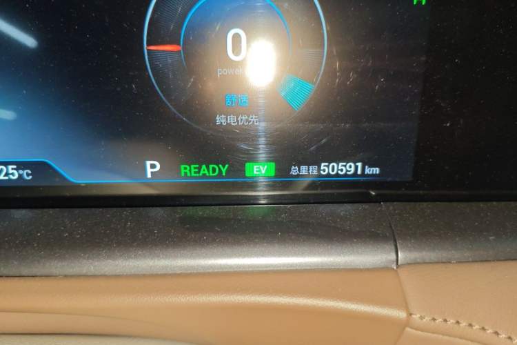 Used VOYAH FREE 2021 Four-Wheel Drive Standard Range-Extended Exclusive Luxury Package Odometer Close Up