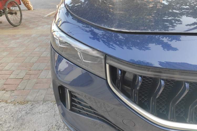 Used VOYAH FREE 2021 Four-Wheel Drive Extended-Range First Edition Commemorative Edition Exclusive Luxury Package Right Front Headlight