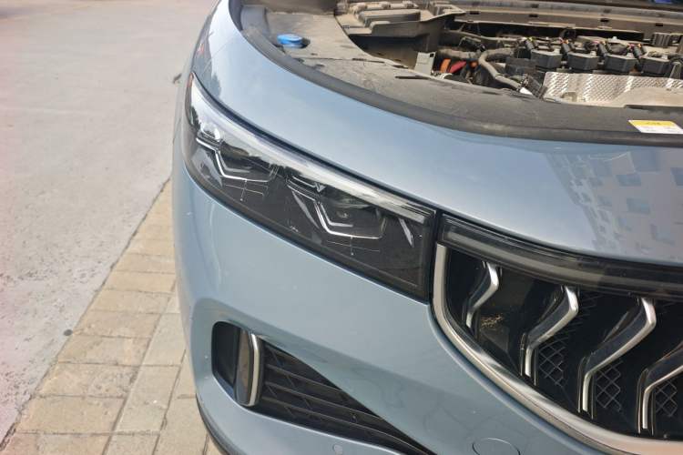 Used VOYAH FREE 2021 Four-Wheel Drive Standard Range-Extended Exclusive Luxury Package Right Front Headlight