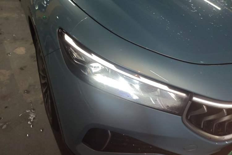 Used VOYAH FREE 2021 Four-Wheel Drive Standard Range-Extended Exclusive Luxury Package Right Front Headlight