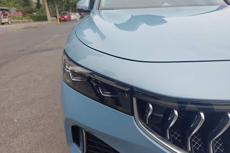 Used VOYAH FREE 2021 Four-Wheel Drive Standard Range-Extended Exclusive Luxury Package Right Front Headlight