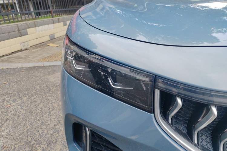 Used VOYAH FREE 2021 Four-Wheel Drive Standard All-Electric Exclusive Luxury Package Right Front Headlight
