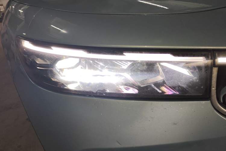 Used VOYAH FREE 2021 Four-Wheel Drive Standard Range-Extended Exclusive Luxury Package Right Front Headlight