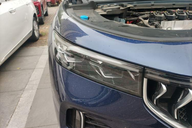 Used VOYAH FREE 2021 Four-Wheel Drive Standard Range-Extended Version Right Front Headlight