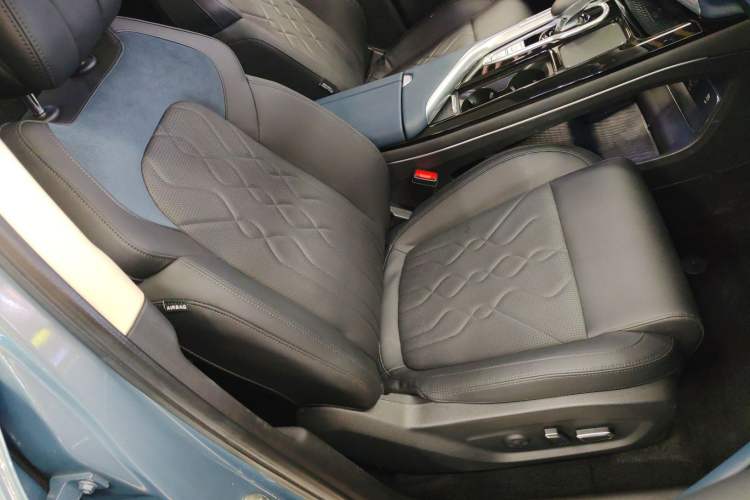 Used VOYAH FREE 2021 Four-Wheel Drive All-Electric First Edition Commemorative Edition Exclusive Luxury Package Right Front Seat