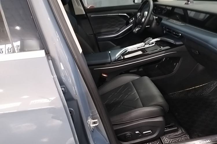 Used VOYAH FREE 2021 Four-Wheel Drive Standard Range-Extended Exclusive Luxury Package Right Front Seat