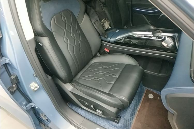 Used VOYAH FREE 2021 Four-Wheel Drive Standard All-Electric Exclusive Luxury Package Right Front Seat