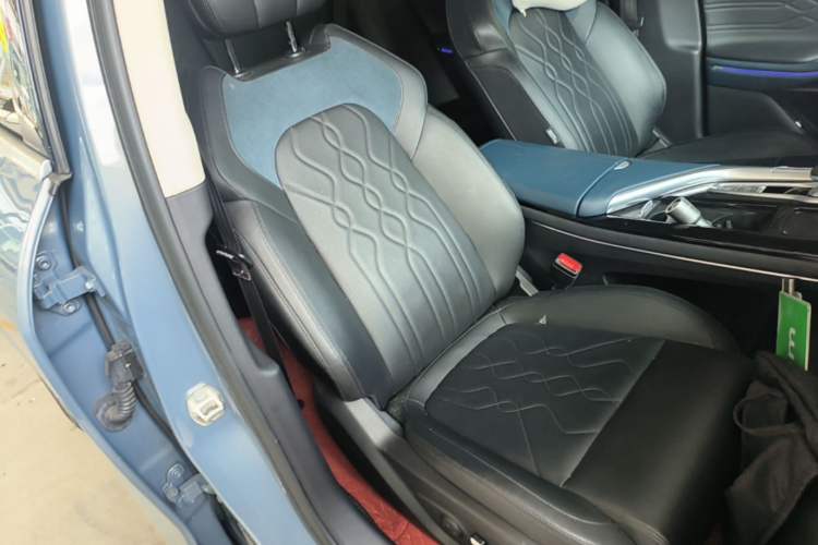 Used VOYAH FREE 2021 Four-Wheel Drive Standard Range-Extended Exclusive Luxury Package Right Front Seat