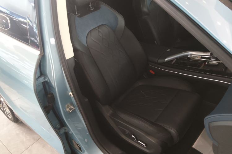 Used VOYAH FREE 2021 Four-Wheel Drive Standard Range-Extended Exclusive Luxury Package Right Front Seat