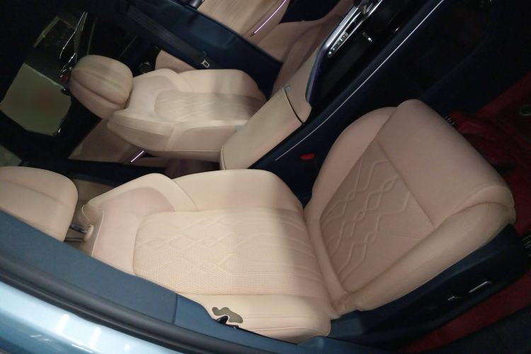 Used VOYAH FREE 2021 Four-Wheel Drive Standard Range-Extended Exclusive Luxury Package Right Front Seat