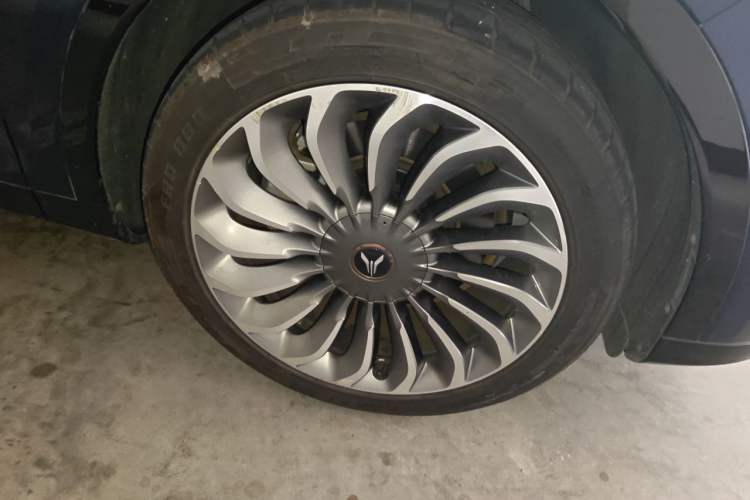 Used VOYAH FREE 2021 Four-Wheel Drive All-Electric First Edition Commemorative Edition Exclusive Luxury Package Right Front Wheel Hub
