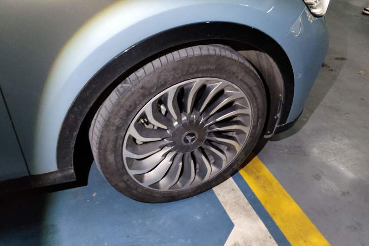 Used VOYAH FREE 2021 Four-Wheel Drive Standard Range-Extended Exclusive Luxury Package Right Front Wheel Hub