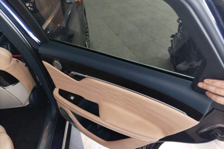 Used VOYAH FREE 2021 Two-Wheel Drive Standard Pure Electric City Edition Right Rear Door Interior