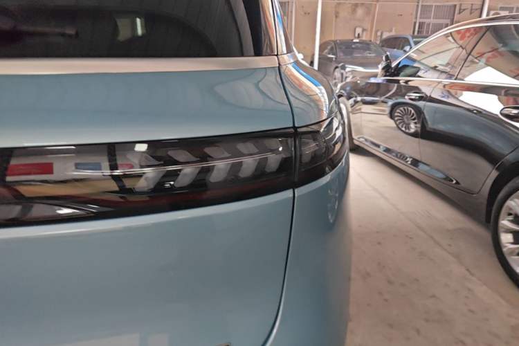 Used VOYAH FREE 2021 Two-Wheel Drive Standard Pure Electric City Edition Right Rear Taillight