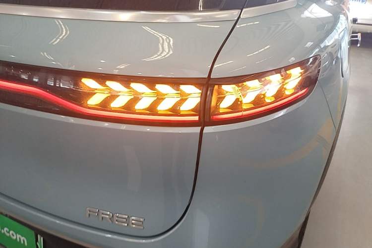 Used VOYAH FREE 2021 Four-Wheel Drive Standard Range-Extended Exclusive Luxury Package Right Rear Taillight